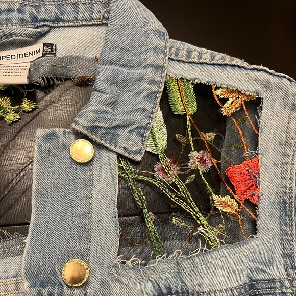 Revamped embroidered denim jacket - Picture 3 of 9